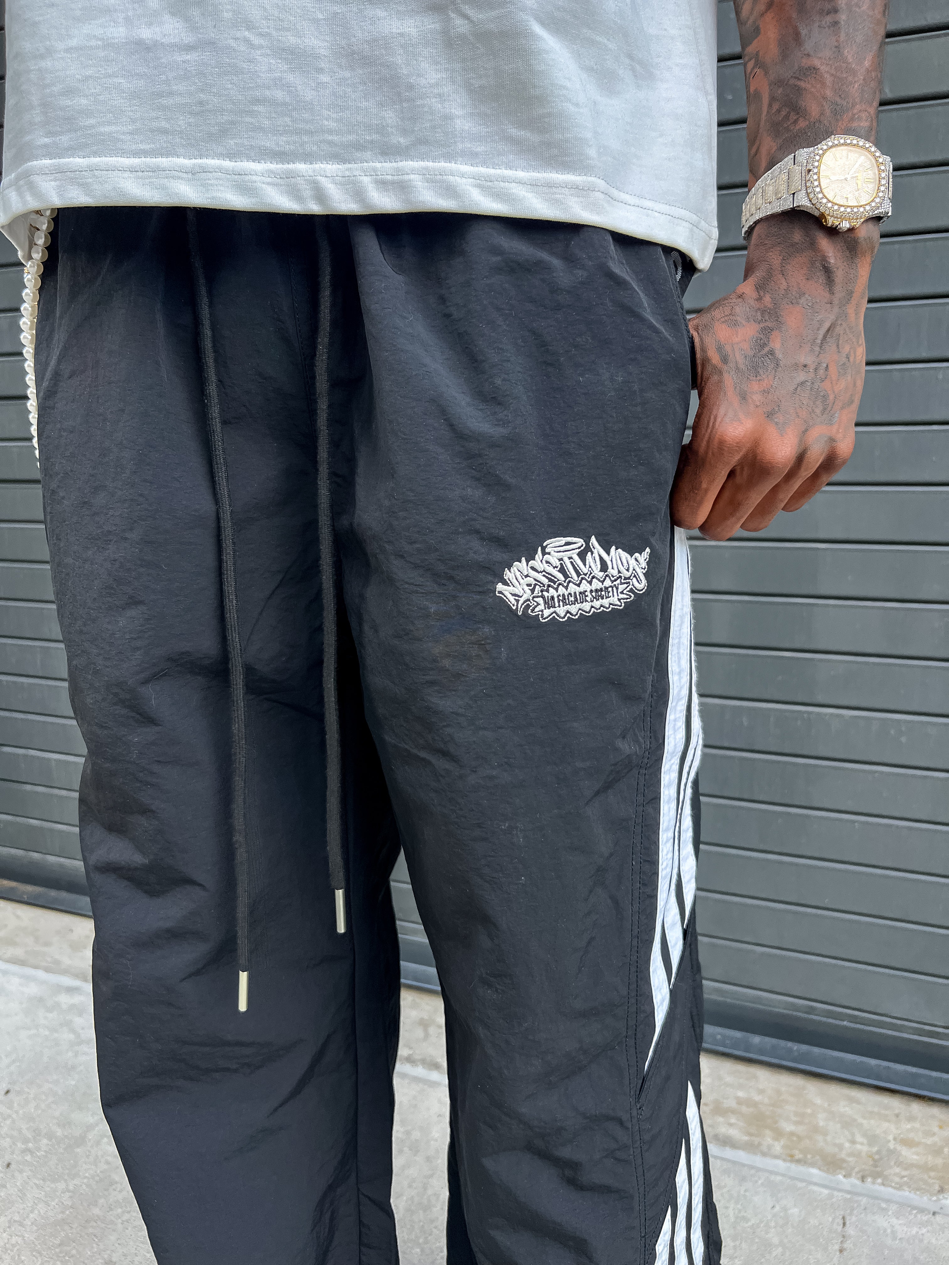 NYLON TRACKPANTS (BLACK)